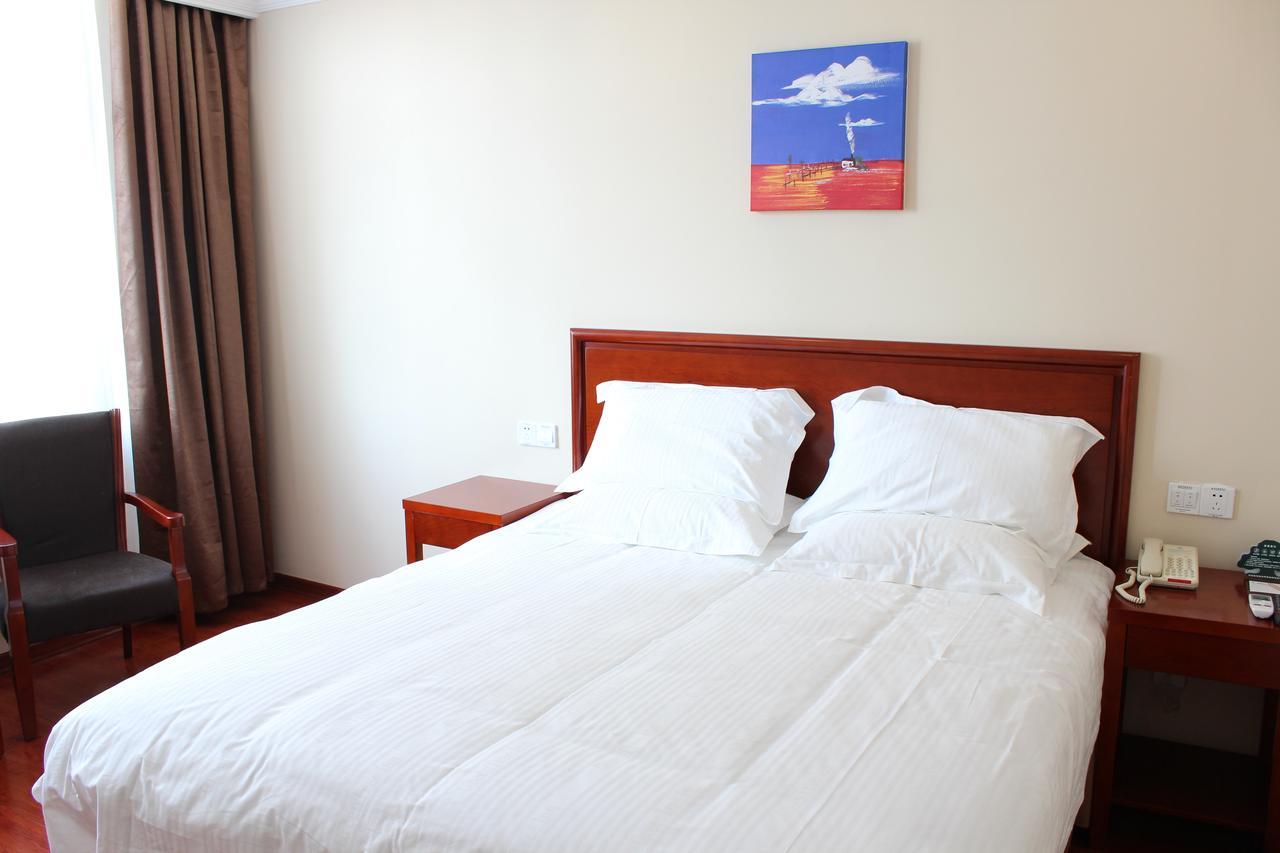 Greentree Inn Shanghai Expo Site South Yanggao Road Subway Station Express Hotel Exterior photo